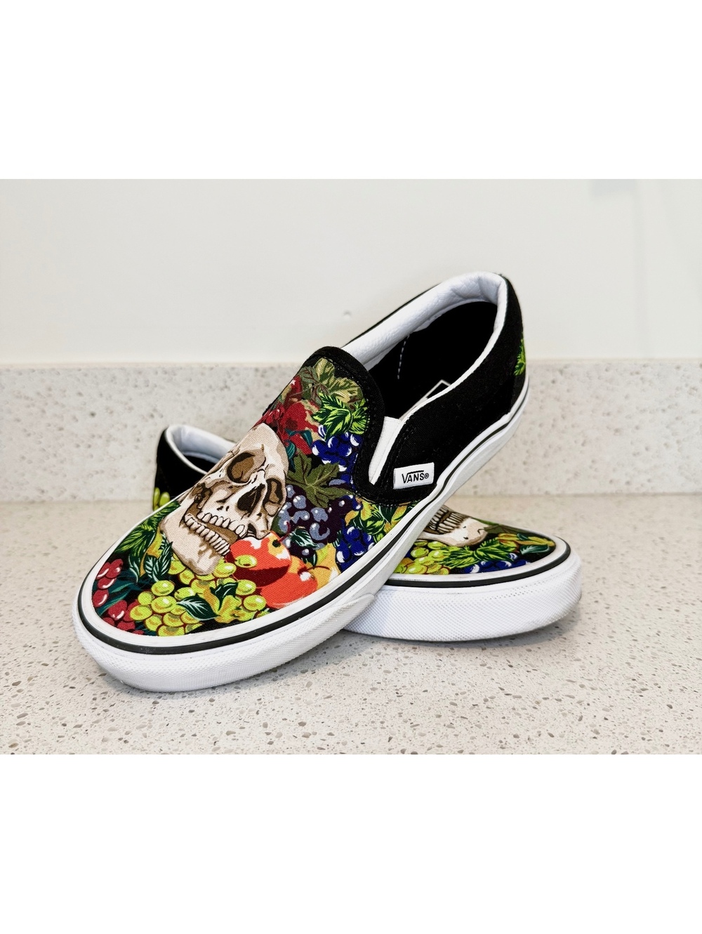 Vans Classic Slip-On Shoes with Skull and Fruit Print size 4 Men’s/5.5 Women’s